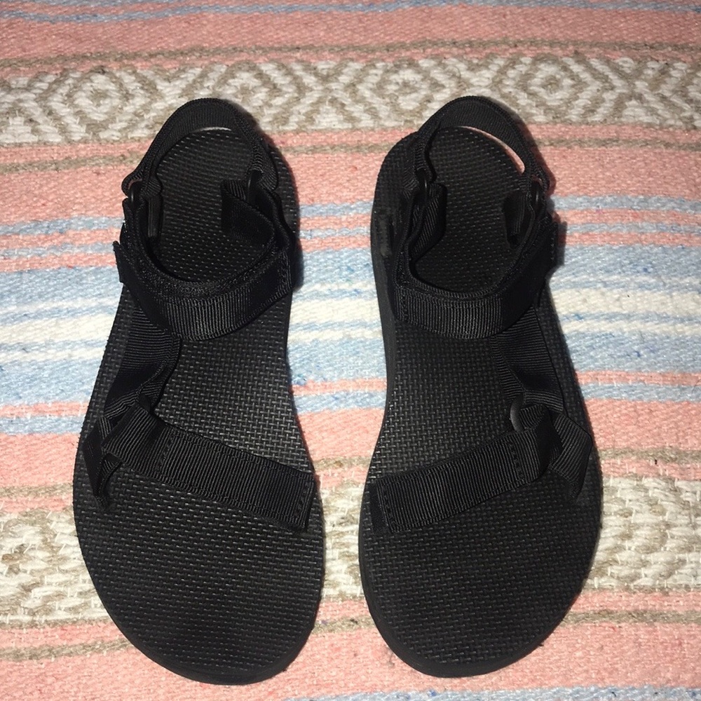 Teva Black Midform Universal Sandals 🖤